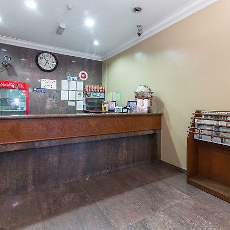 Oyo 447 Comfort Hotel Meru Кланг Экстерьер фото