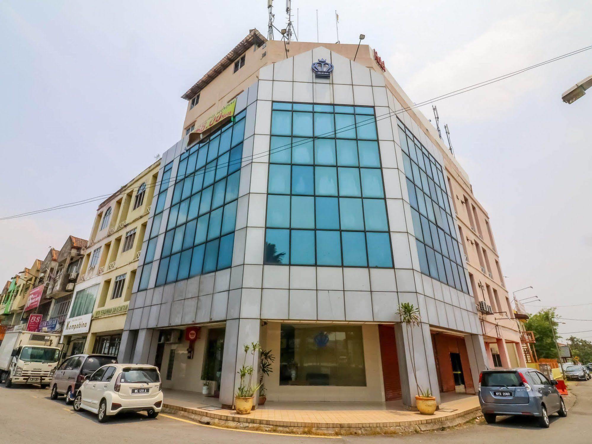 Oyo 447 Comfort Hotel Meru Кланг Экстерьер фото