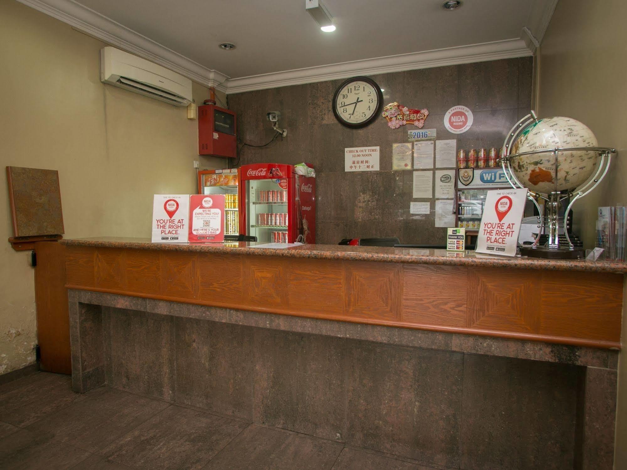 Oyo 447 Comfort Hotel Meru Кланг Экстерьер фото