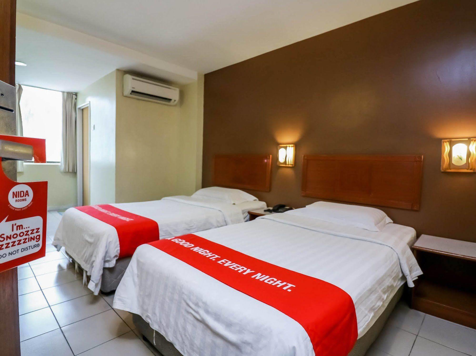 Oyo 447 Comfort Hotel Meru Кланг Экстерьер фото