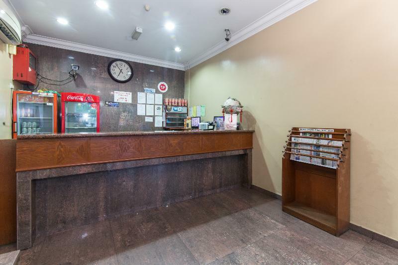 Oyo 447 Comfort Hotel Meru Кланг Экстерьер фото