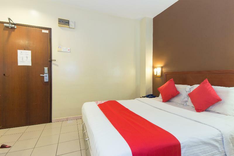 Oyo 447 Comfort Hotel Meru Кланг Экстерьер фото