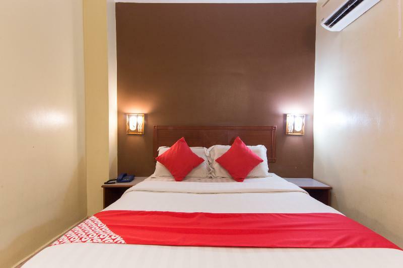 Oyo 447 Comfort Hotel Meru Кланг Экстерьер фото