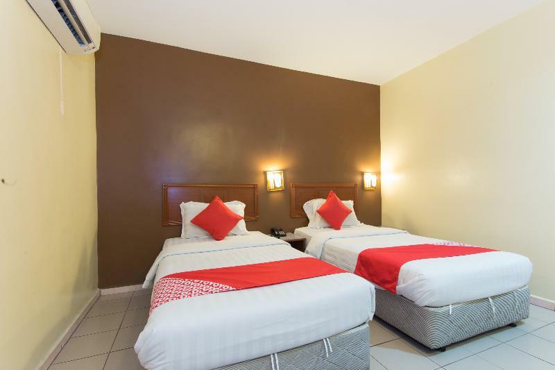 Oyo 447 Comfort Hotel Meru Кланг Экстерьер фото