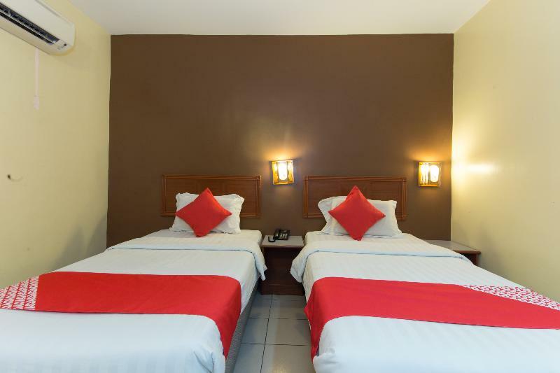 Oyo 447 Comfort Hotel Meru Кланг Экстерьер фото